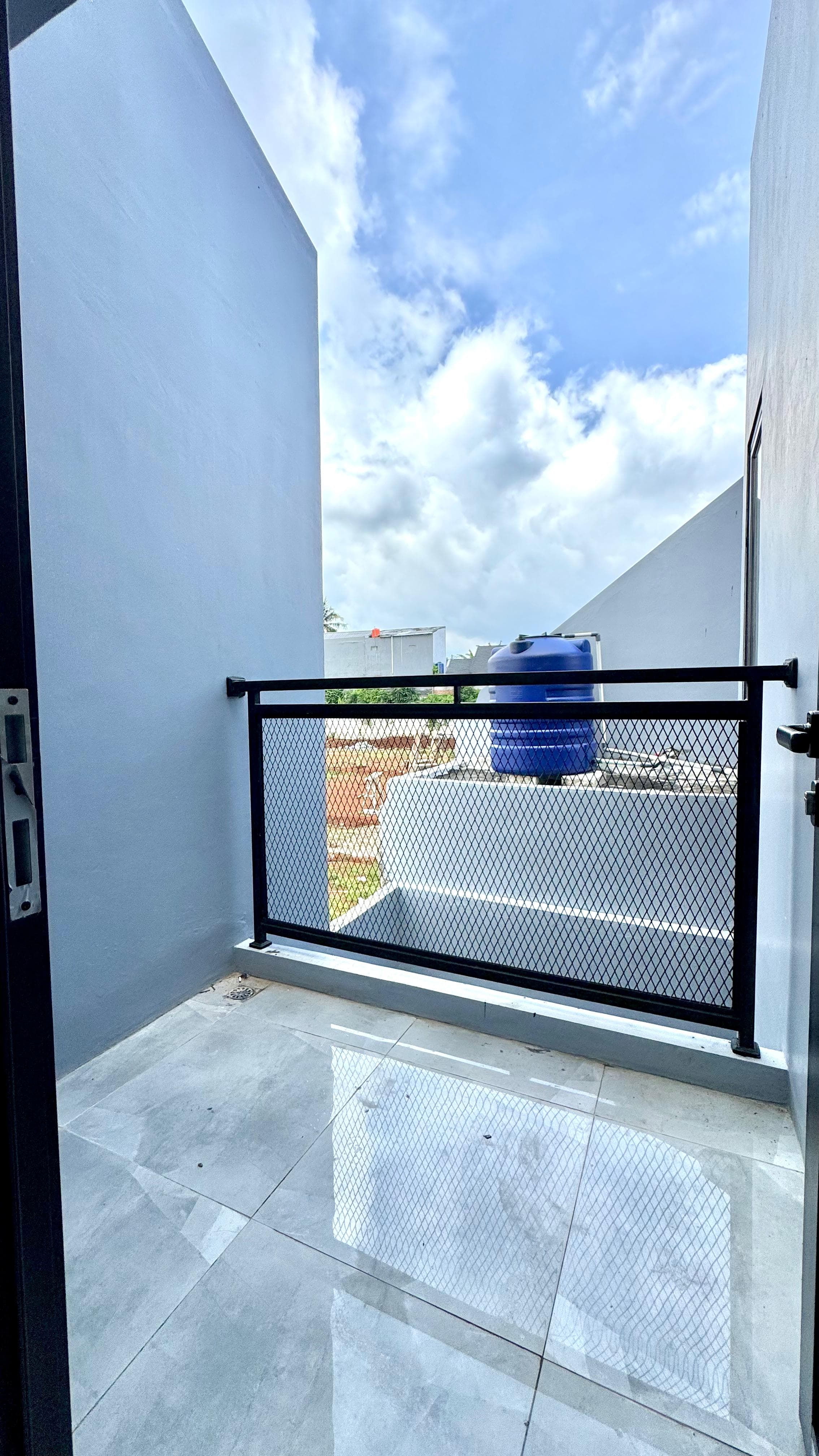 Mulqi Mansion Premiere